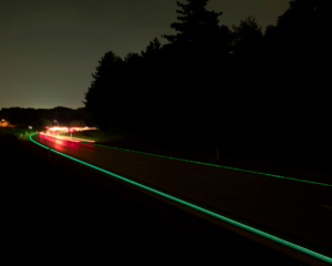 Holanda prueba su primera carretera que brilla en la oscuridad - IEEC